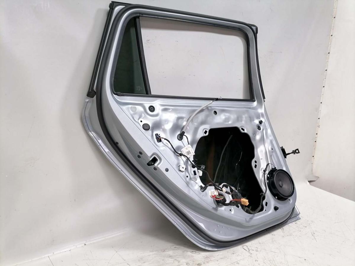 VW Passat B9 original Tür hinten links Kombi Variant LM7P Oyster Silver Rohbau Bj.2024